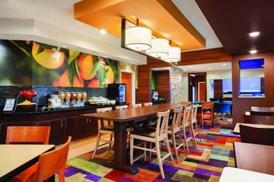 Fairfield Inn & Suites Lansing West