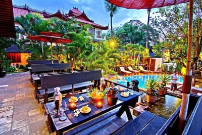 Hotel By The Red Canal