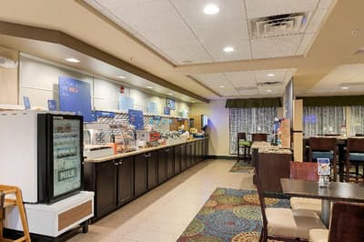 Holiday Inn Express Bloomington West