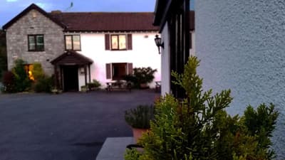 Milton's Lodge