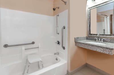 Super 8 by Wyndham Bowling Green South