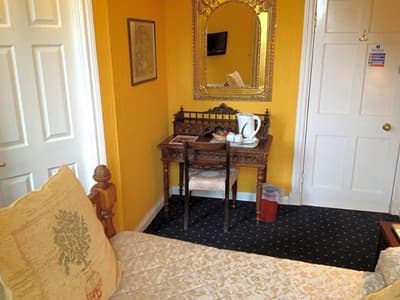 Ty Newydd Country Hotel