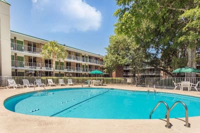 Days Inn by Wyndham Mount Pleasant