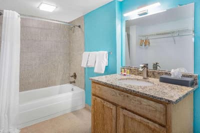 Days Inn by Wyndham Livonia - Detroit