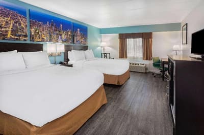 Days Inn by Wyndham Livonia - Detroit