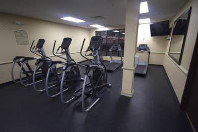 Atrium Hotel & Suites