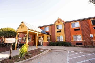Red Roof Inn & Suites Euless DFW Airport Southwest