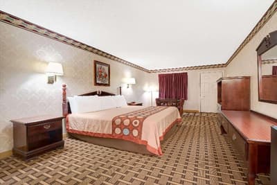 Super 8 by Wyndham Dallas South