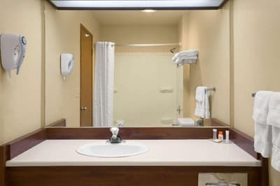 Howard Johnson by Wyndham Leavenworth