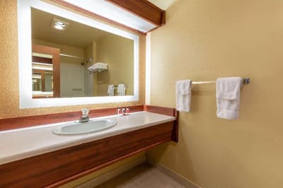 Howard Johnson by Wyndham Leavenworth