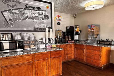 Super 8 by Wyndham Evansville East