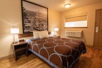 Super 8 by Wyndham Fallon