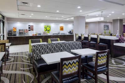 La Quinta Inn Suites by Wyndham - Kennesaw