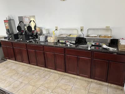 Super 8 by Wyndham Cedar Falls