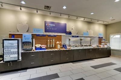 Holiday Inn Express and Suites Ardmore (ex Quinta)