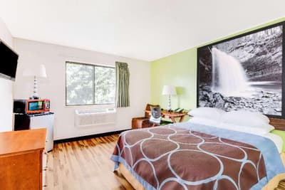 Super 8 by Wyndham Hagerstown