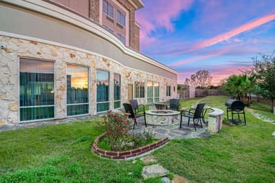 La Quinta Inn & Suites Willowbrook