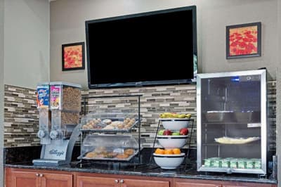 Travelodge by Wyndham Iowa City