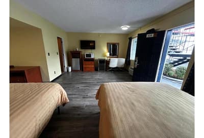 Travelers Inn by OYO Longview Kelso