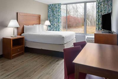 Hawthorn Extended Stay Ellsworth /Bar Harbor
