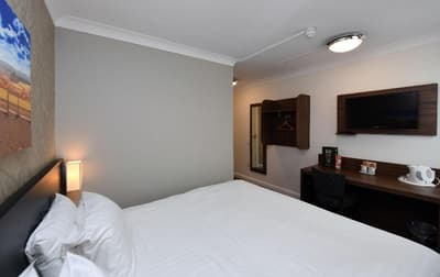 The Wynnstay Arms Hotel