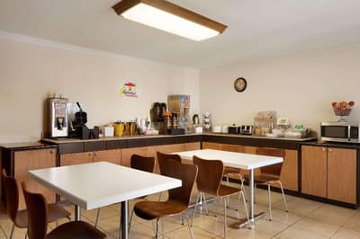 Super 8 by Wyndham Lake Charles Northeast