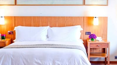 The Canary Riverside Plaza Hotel