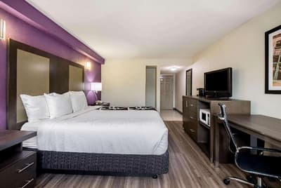 La Quinta Inn & Suites West Long Branch