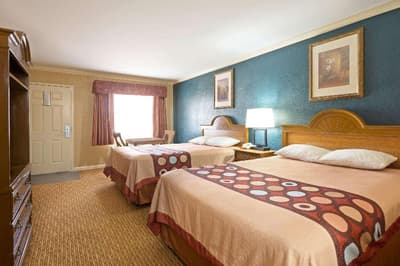 Super 8 by Wyndham Covington