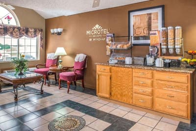 Microtel Inn & Suites By Wyndham Lincoln