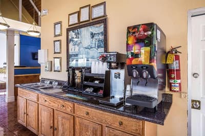 Super 8 by Wyndham Macon GA