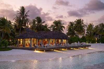 OUTRIGGER Maldives Maafushivaru Resort