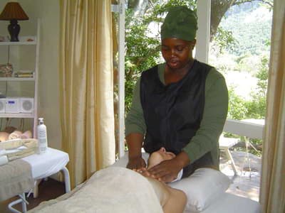 Forest Creek Lodge & Spa
