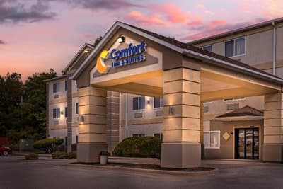 Comfort Inn & Suites Quad Cities - East Moline