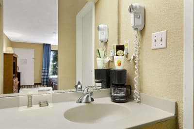 Super 8 by Wyndham Oxford