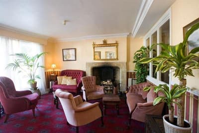 Crown and Cushion
