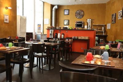 Vintage Hostel & Budget Hotel
