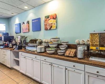 Comfort Inn & Suites Levittown