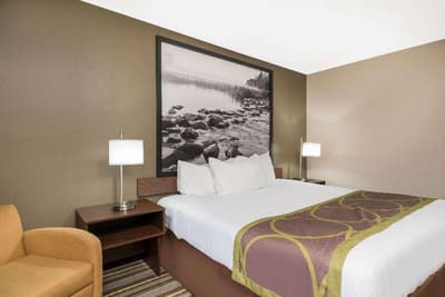 Super 8 by Wyndham St. Cloud