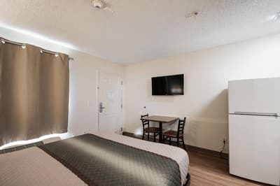 HomeTowne Studios Seattle - Kent/ Des Moines