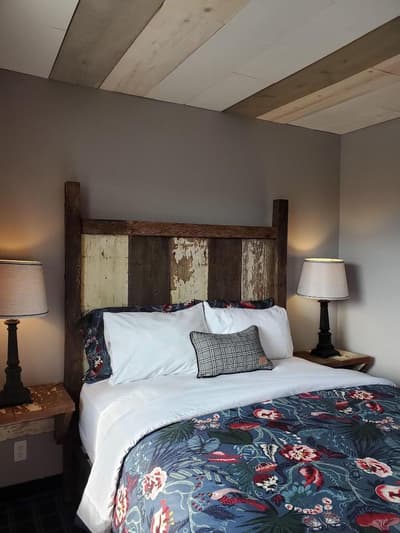 Abe's Okoboji Motel & Suites