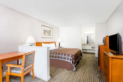 Days Inn by Wyndham Manning