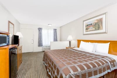 Days Inn by Wyndham Manning