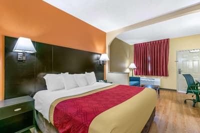 Econo Lodge Inn & Suites Northport