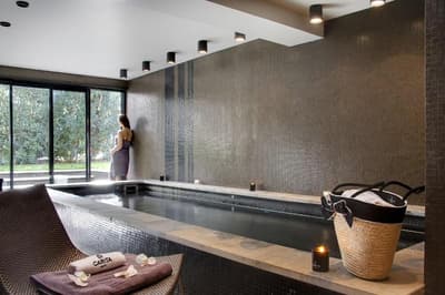 Hotel du Chateau et SPA GEMOLOGY
