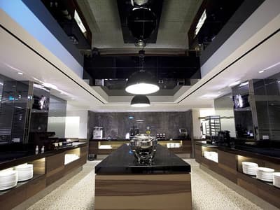 Royal Group Hotel -Ho Yi Branch