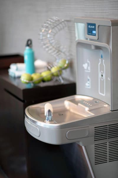 Courtyard Philadelphia South at The Navy Yard