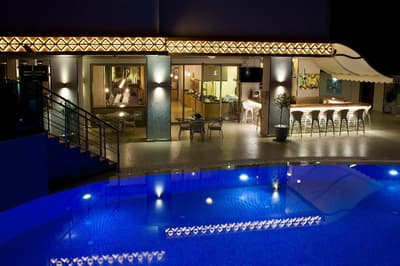 Aurasia Deluxe Hotel