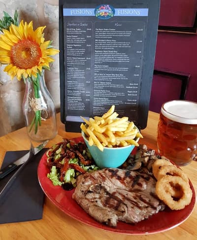 The Royal Hotel (latinos)