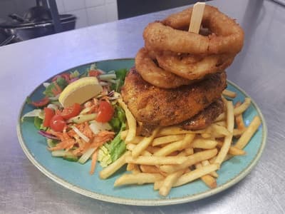 The Royal Hotel (latinos)